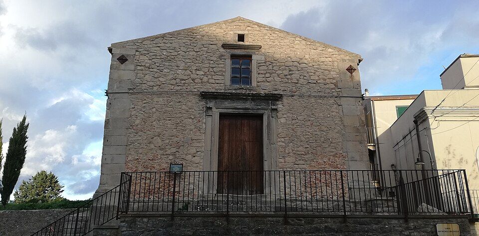 La cripta e il mistero del cunicolo